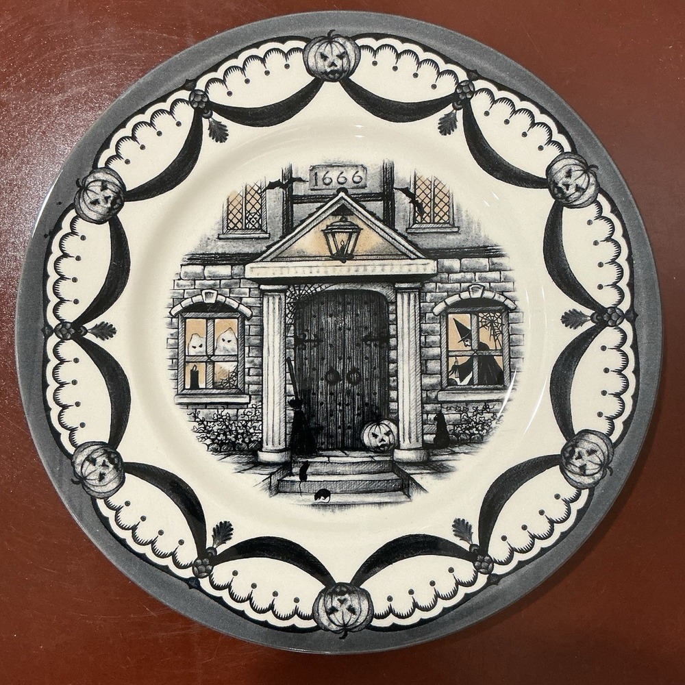 ROYAL STAFFORD HAUNTED HOUSE HALLOWEEN DINNER PLATE WITCH GHOST